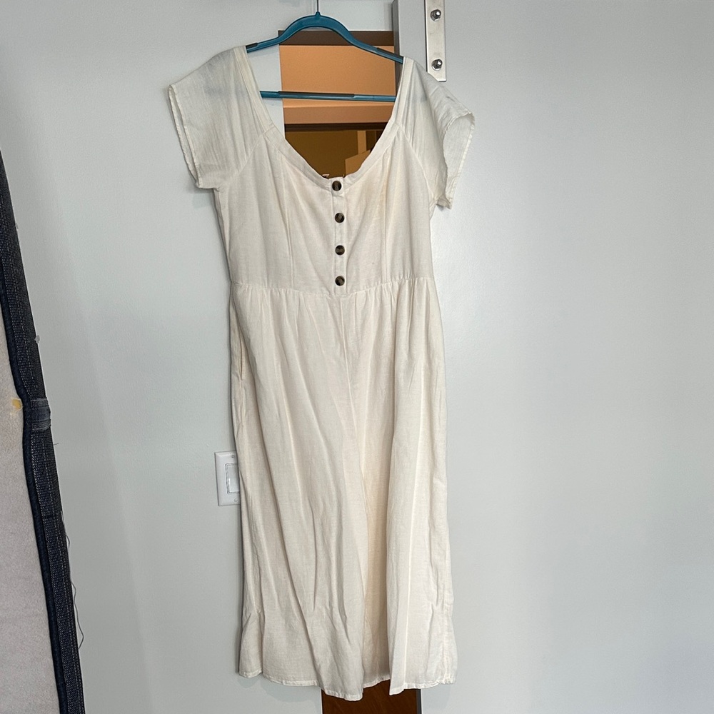 Elegant White Button-Front Jumpsuit